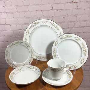 International Silver Company 326 Springtime - 6 Piece Place Setting